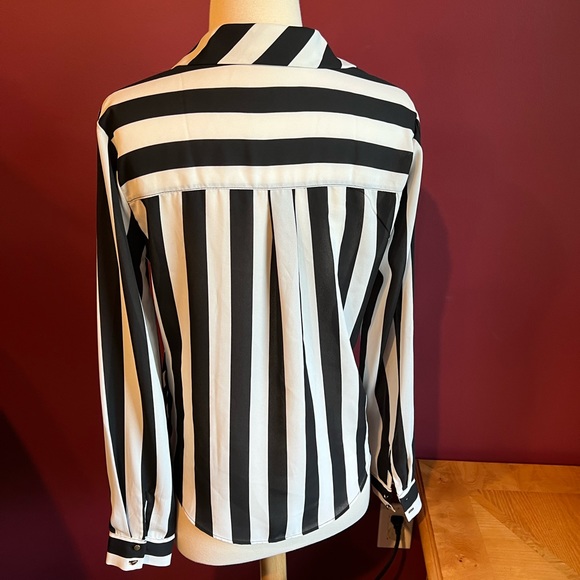 Love 21 black and white striped surplus blouse sz XS NWOT - Picture 3 of 8